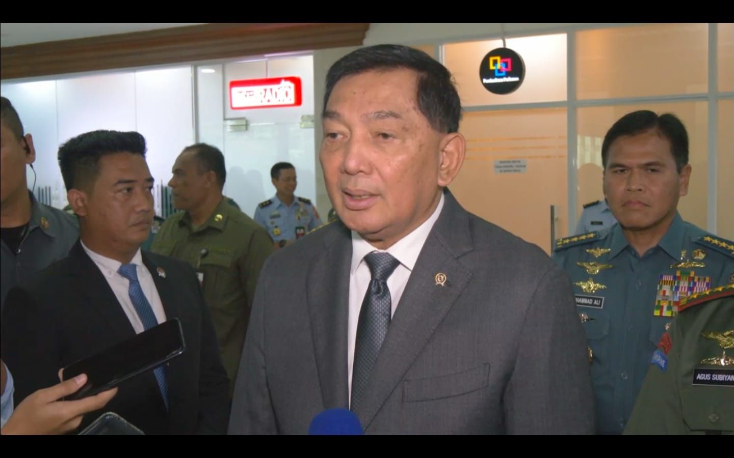 Menhan Sjafrie: Prajurit TNI Tetap Disiagakan Jaga Gedung DPR