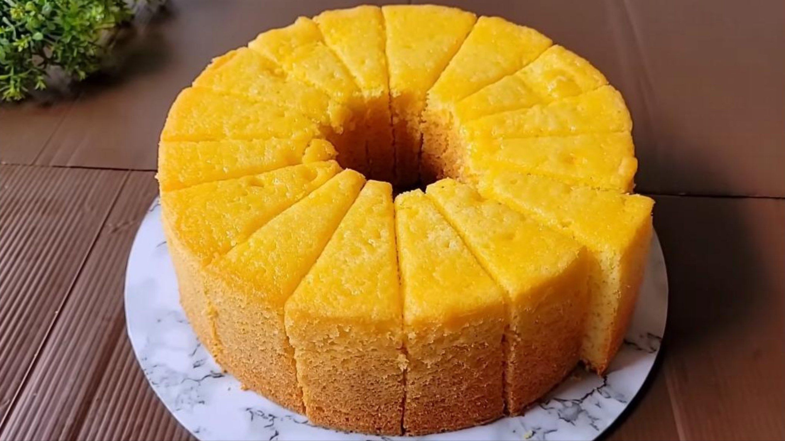 5 Trik Ampuh Agar Bolu Tidak Lengket di Loyang, Hasil Panggangan Jadi Mulus!