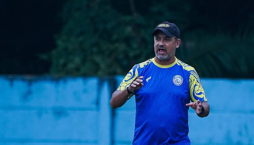 Marcos Santos Waspadai Serangan Balik Semen Padang di Pekan 21 Super League 2025 2026