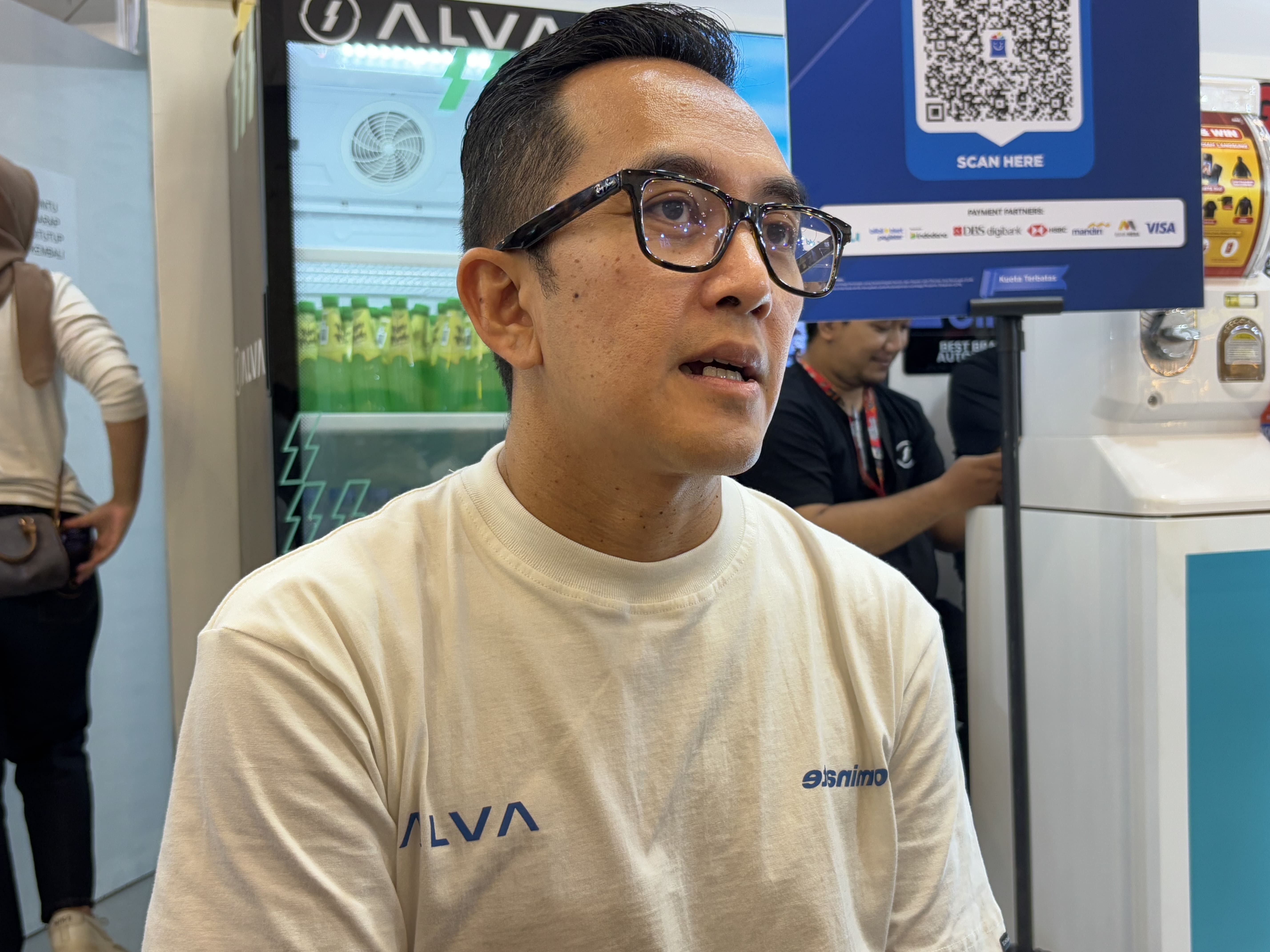 Surprise! ALVA x Dominate di IMOS 2025 Curi Perhatian, Ketika Motor Listrik Jadi Fashion Statement