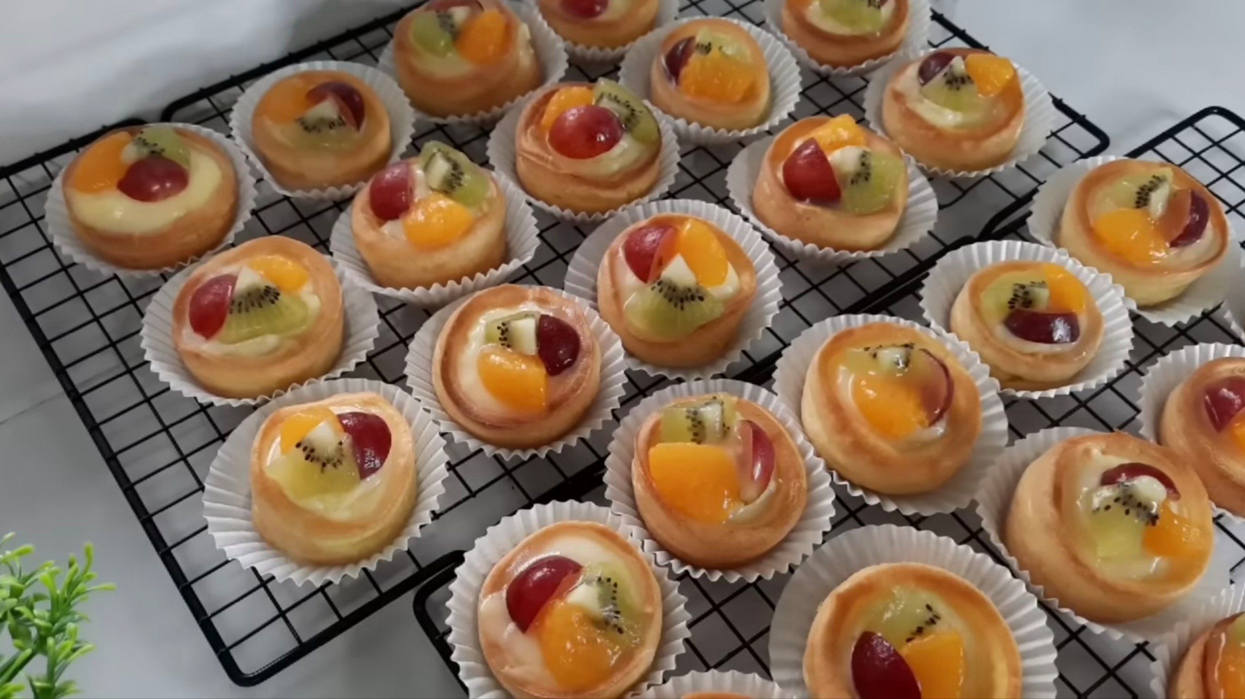 17 Ide Nama Usaha Kue Sus Buah yang Unik dan Bikin Laper Mata!
