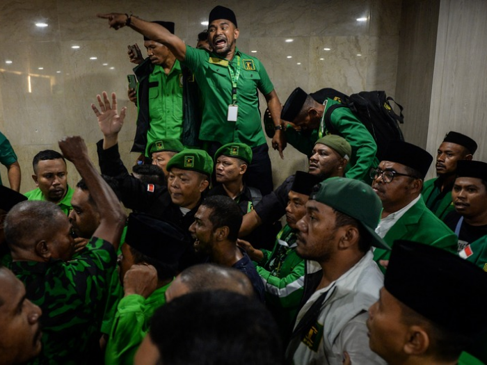 PPP Pecah Usai Muktamar Ricuh, Agus Suparmanto vs Mardiono Saling Klaim Jadi Ketua Umum