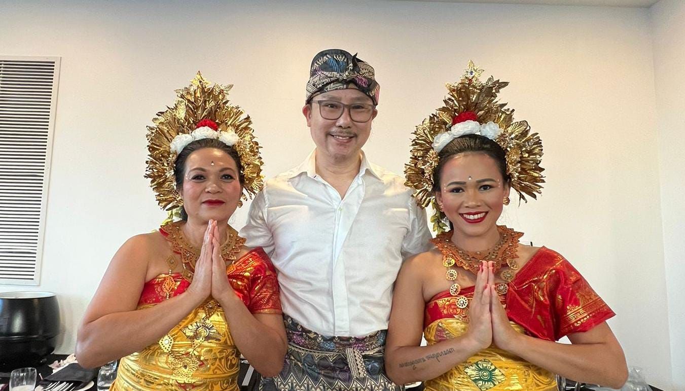 Juan Iskandar Guncang Montreal Fashion Week 2025 dengan Koleksi “Cocoon”