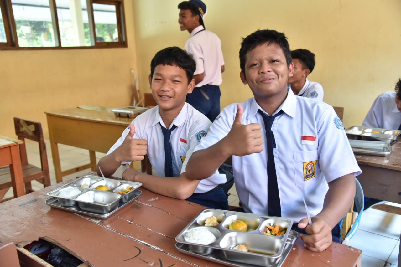 Wabup Tuti Andriani Hadiri Launching Program Makan Bergizi Gratis di SMPN 2 Lebakwangi
