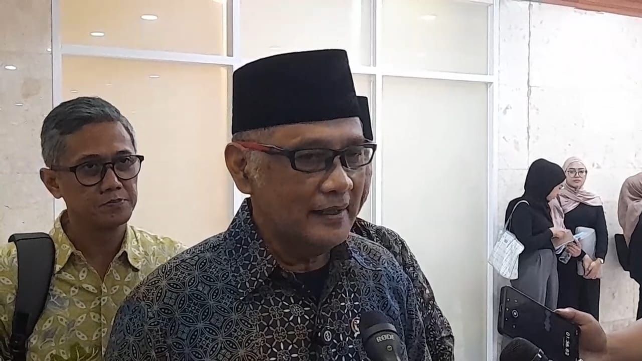 Dari Aceh sampai Papua, Semua Sama: Antri Haji 26 Tahun!