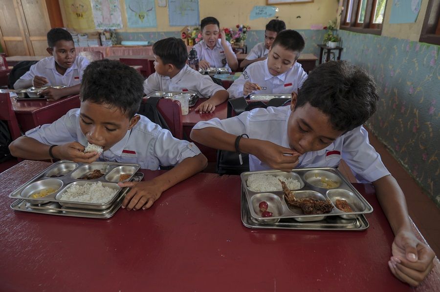 Mensesneg Pastikan Efisiensi Anggaran Takkan Ganggu Program MBG