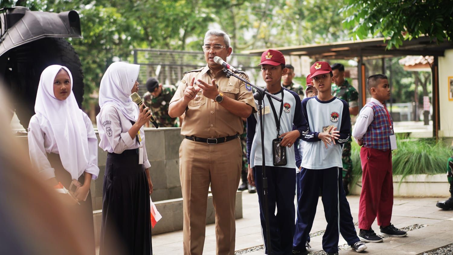 Pelajar Bandung Ikuti Study Tour Museum Kavaleri TNI AD
