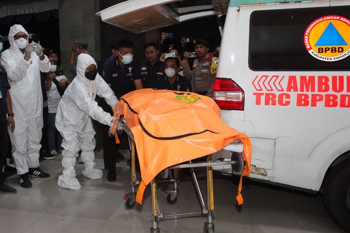 Tim DVI Polda Jatim Terima 55 Kantong Jenazah Korban Ambruknya Ponpes Al Khoziny