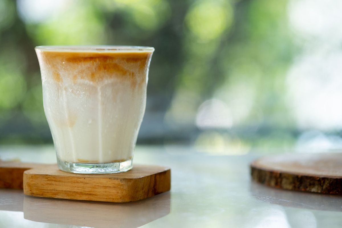Gen Z Mulai Tinggalkan Es Kopi Susu, Tren Americano Makin Melejit