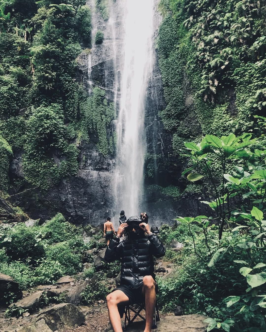5 Rekomendasi Tempat Trekking yang Lagi Hits di Bogor: Dari Bukit Paniisan hingga Kawah Ratu