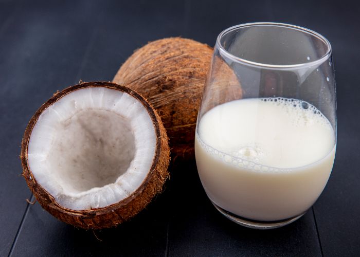 6 Bahan Pengganti Santan, Tetap Bikin Masakan Gurih dan Lezat!