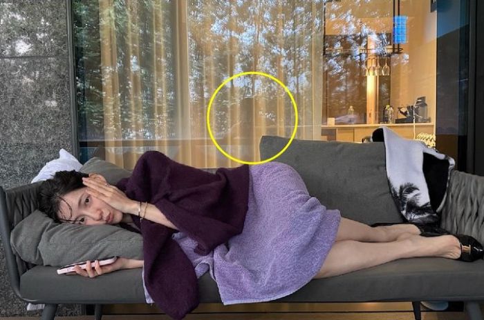 Park Ji Hyun Angkat Bicara Soal Rumor Pacaran Gara-Gara Foto Liburan Viral