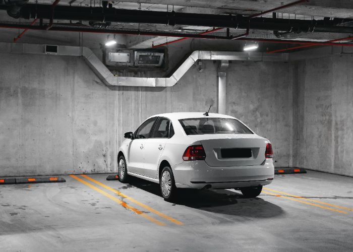 Jangan Teledor, ini 5 Cara Parkir Motor Anak Kos supaya Tetap Aman dari Incaran Curanmor!