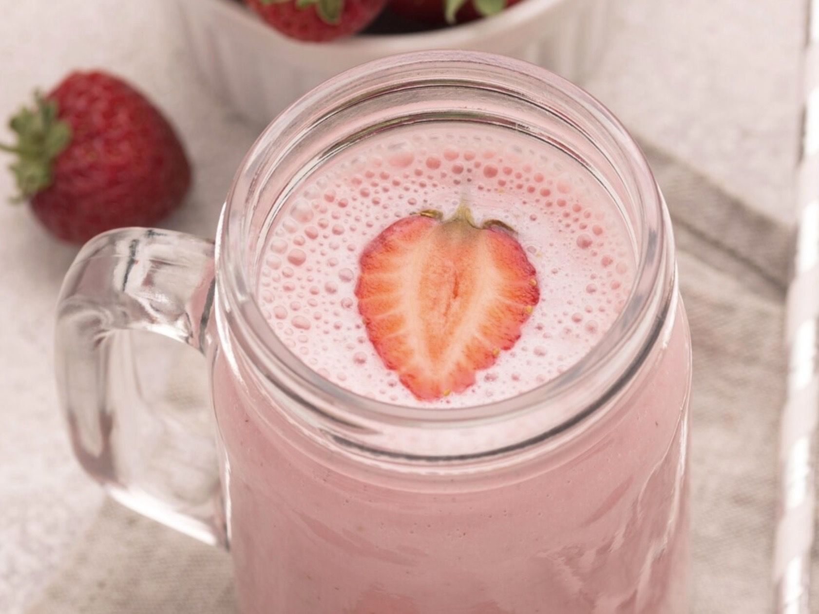17 Ide Nama Usaha Milkshake Stroberi yang Unik, Estetik, dan Bikin Cepat Laku!