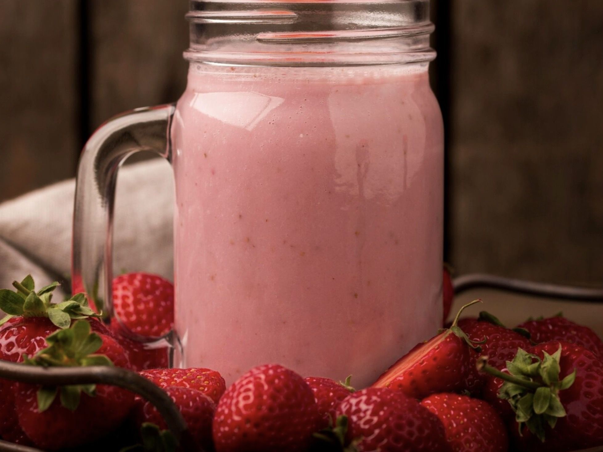 17 Ide Nama Usaha Milkshake Stroberi yang Unik, Estetik, dan Bikin Cepat Laku!