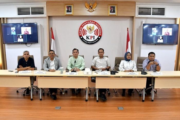Dinilai Lecehkan Pesantren, KPI Hentikan Sementara Program Xpose Uncensored Trans7
