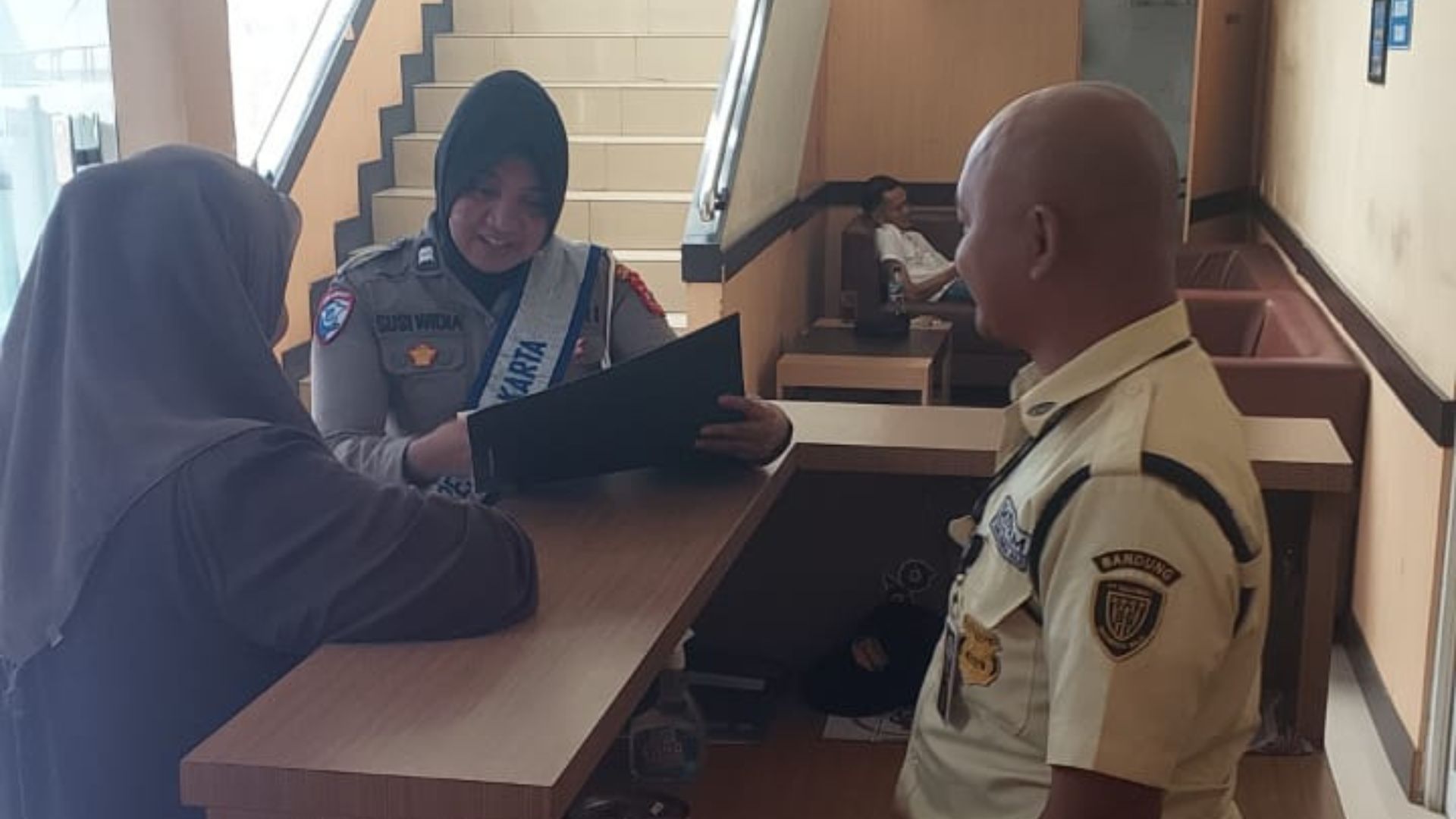 Polantas Menyapa: Satlantas Polres Purwakarta Terus Gencarkan Edukasi Penerbitan STNK kepada Masyarakat