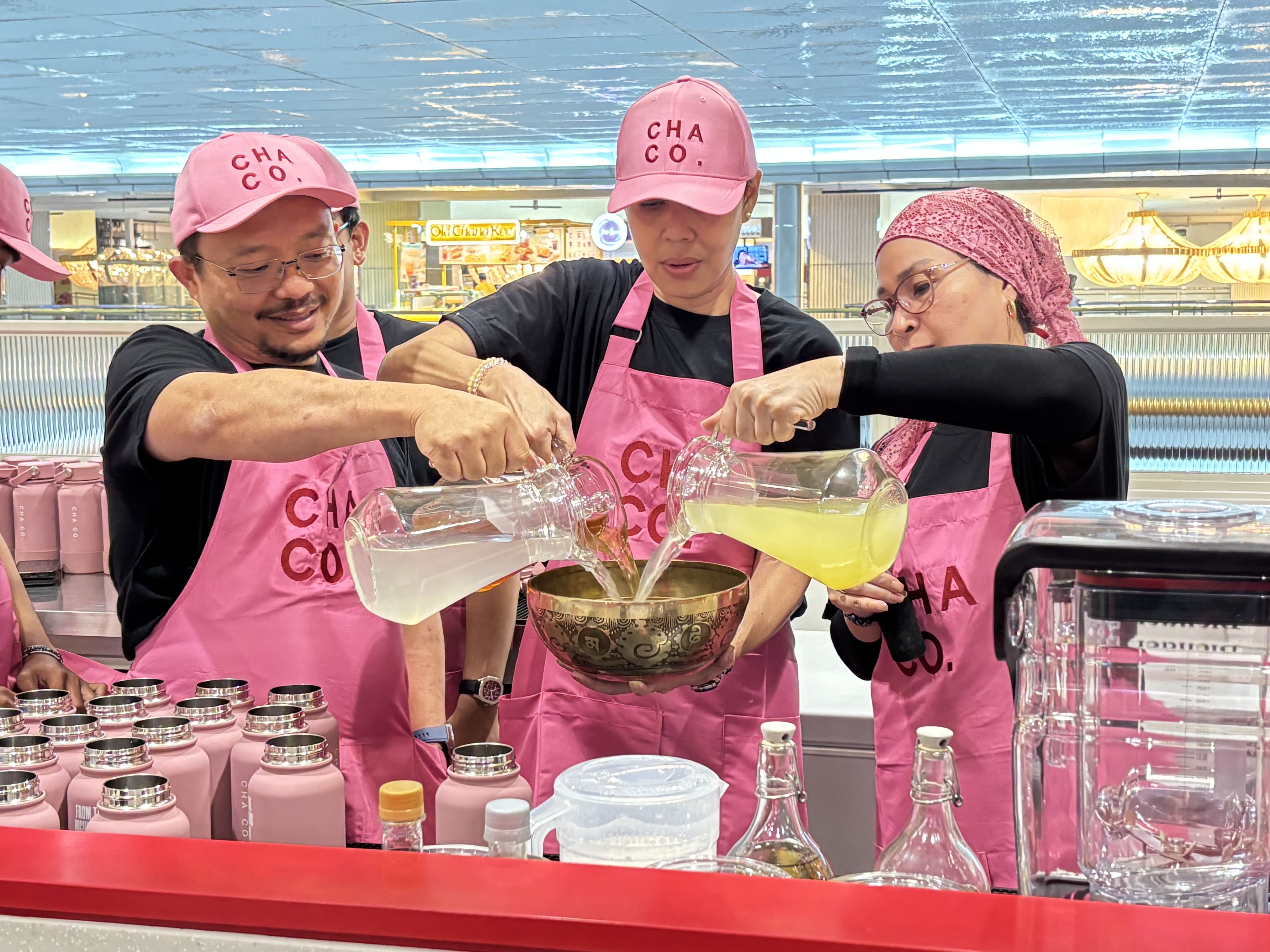 6 Menu Favorit Cha Co Minuman Kekinian yang Bikin Kamu Serasa di Kebun Teh Berusia 180 Tahun