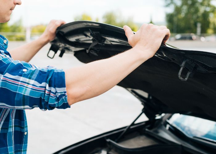 4 Alasan Kap Mesin Mobil Bisa Keluarkan Suara Berisik