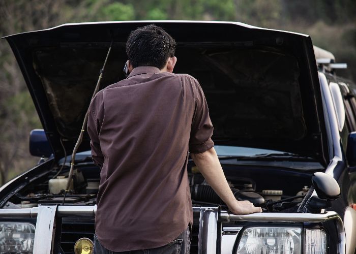 4 Alasan Kap Mesin Mobil Bisa Keluarkan Suara Berisik