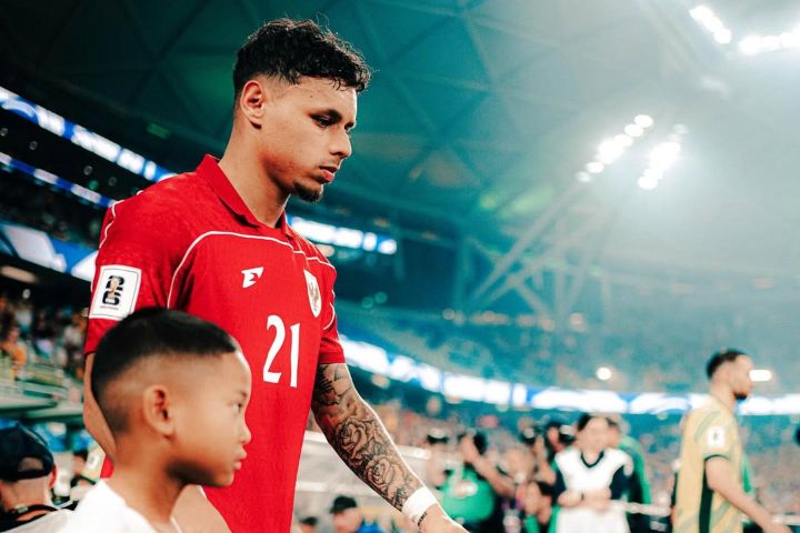 Pundit Belanda Sebut Teknik Bertahan Dean James seperti Bek Amatir