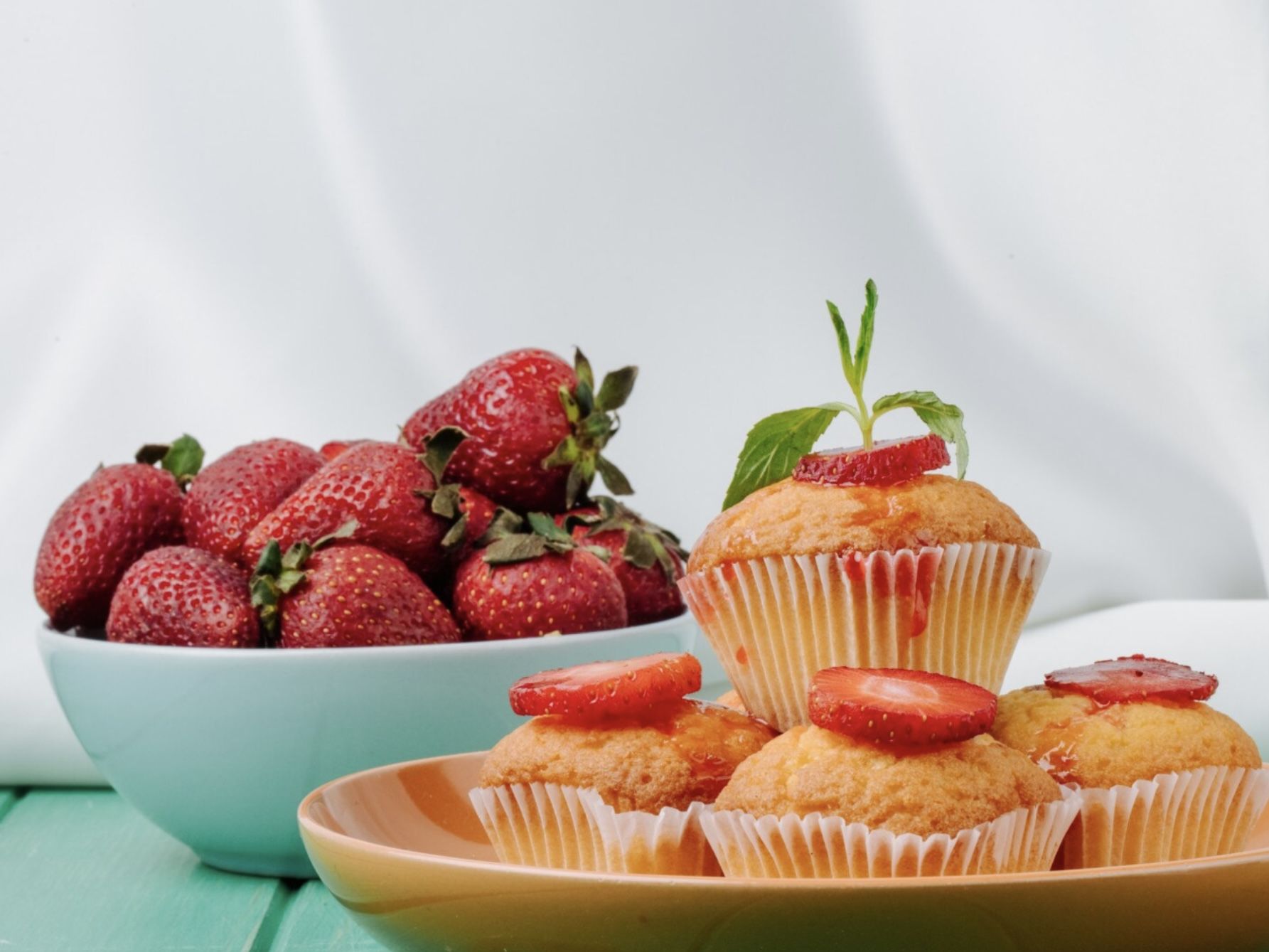 7 Puisi Singkat tentang Muffin Stroberi yang Bikin Hari Kamu Lebih Manis