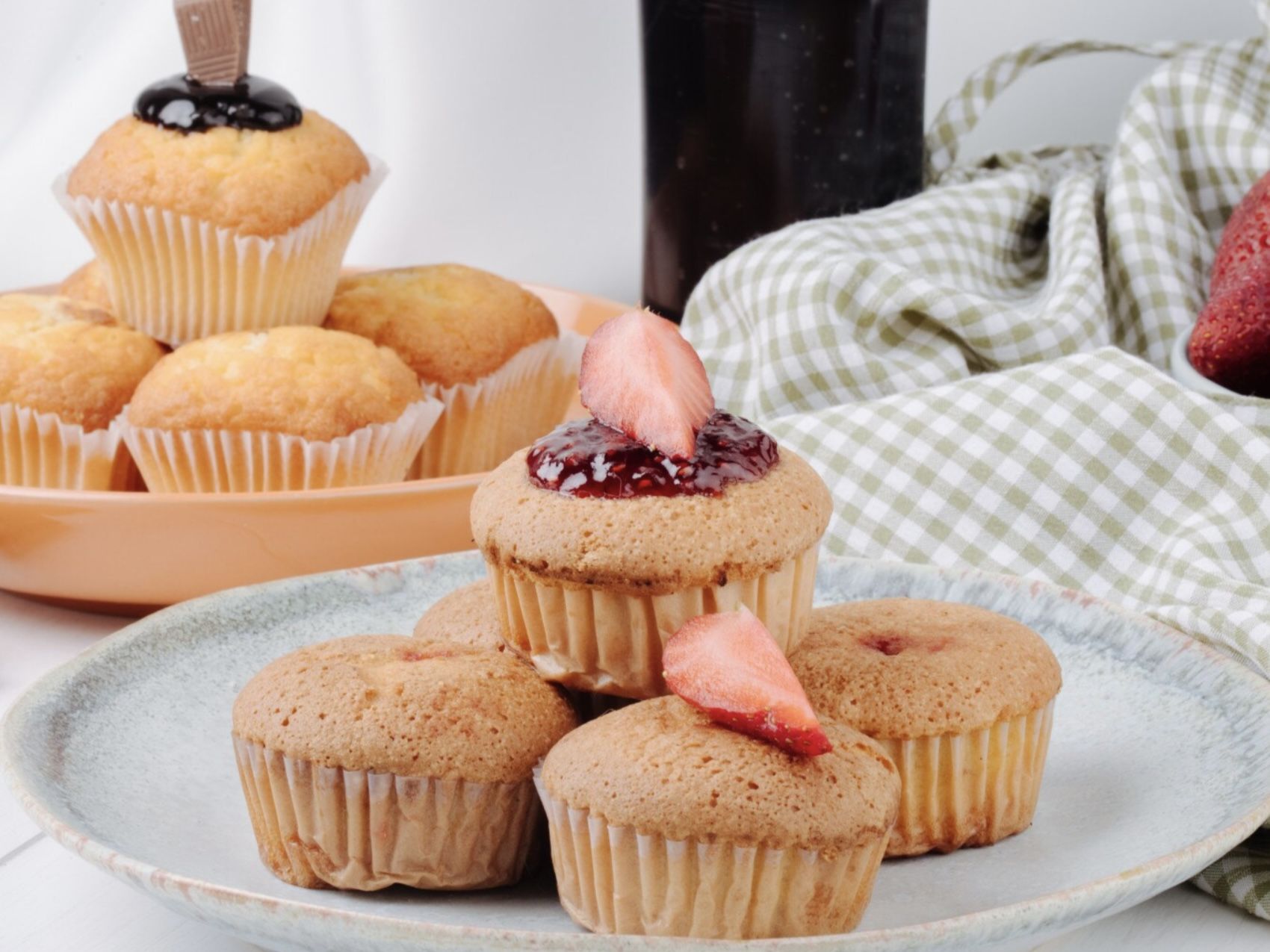 17 Caption Singkat tentang Muffin Stroberi yang Bikin Feed Kamu Makin Gemas
