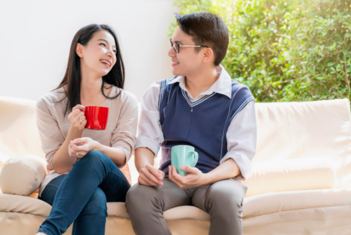 5 Cara Berteman dengan Mantan Tanpa Baper, Biar Move On Sepenuhnya!