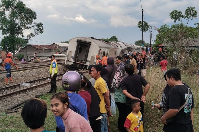 Evakuasi KA Purwojaya Rampung, Jalur Bekasi Kembali Dibuka dengan Kecepatan Terbatas
