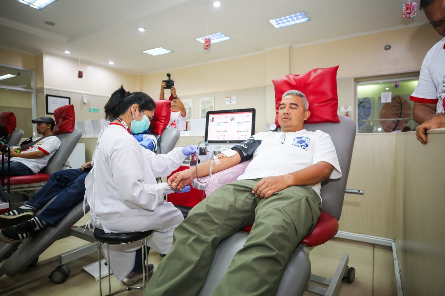 5.000 Relawan Padati Jalan Aceh, Bandung Gelar Gerak Jalan Sehat Donor Darah