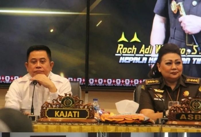 Pengarahan Perdana, Kajati NTT Roch Adi Wibowo Singgung Soal Target Sampai Pakaian