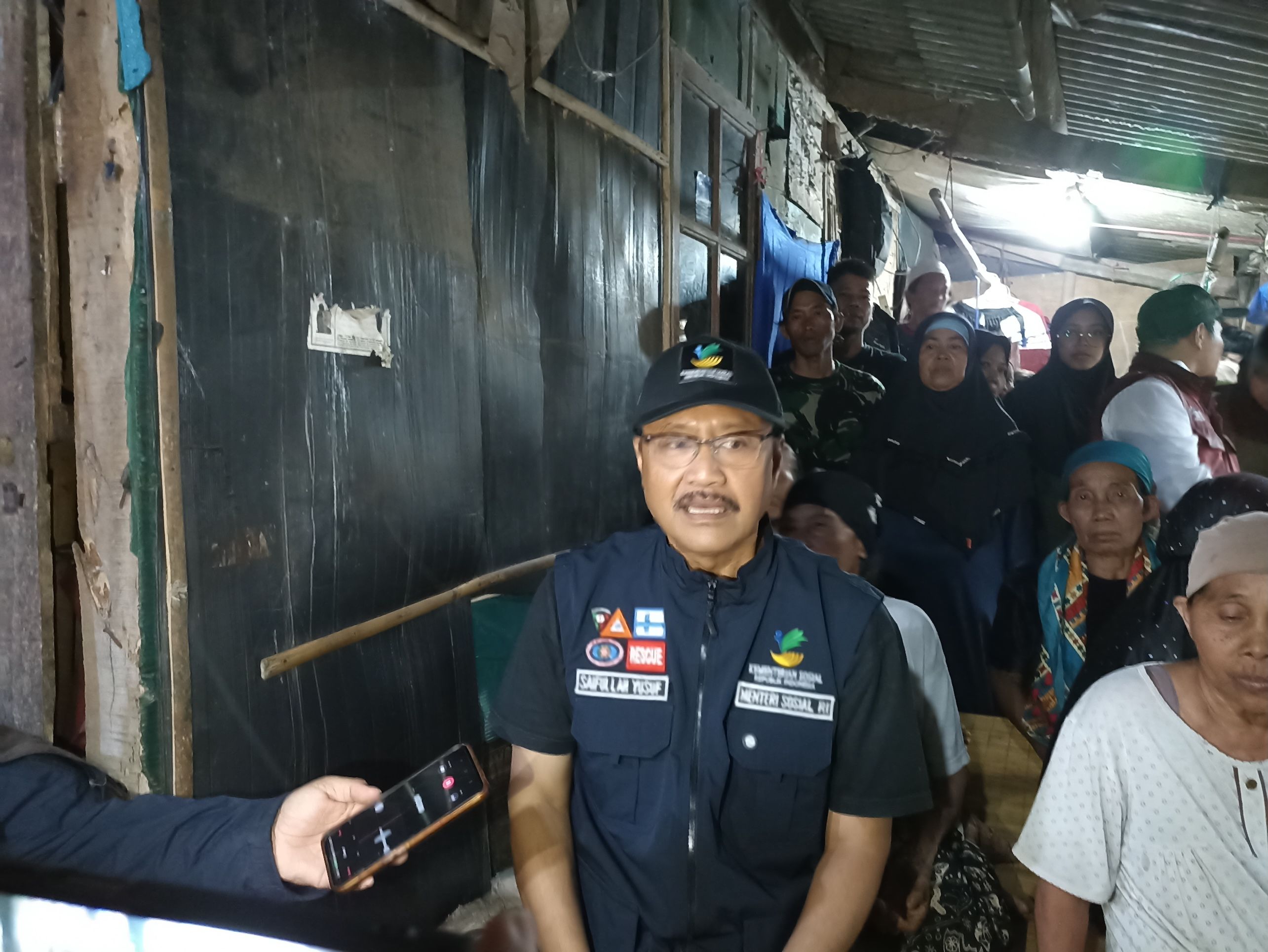 Mensos Gus Ipul Pastikan Pemulung di Bantargebang Terima Bansos Jelang Hari Pahlawan