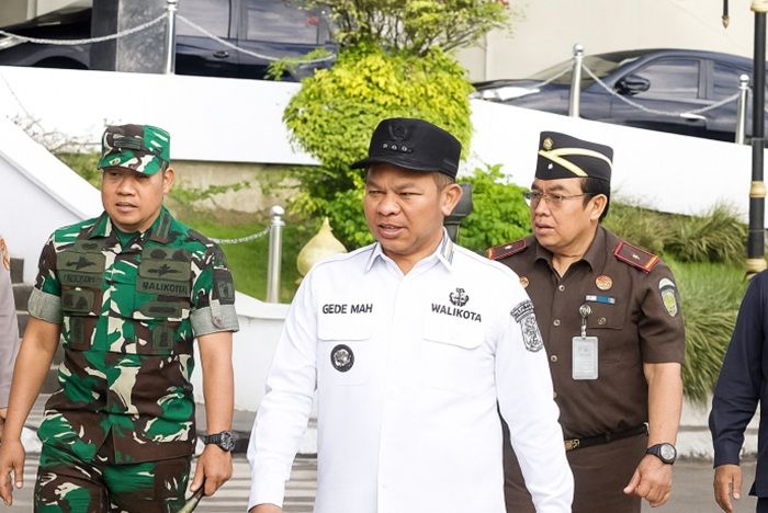 KPK Tangkap Gubernur Riau Abdul Wahid dalam OTT, 10 Orang Diamankan
