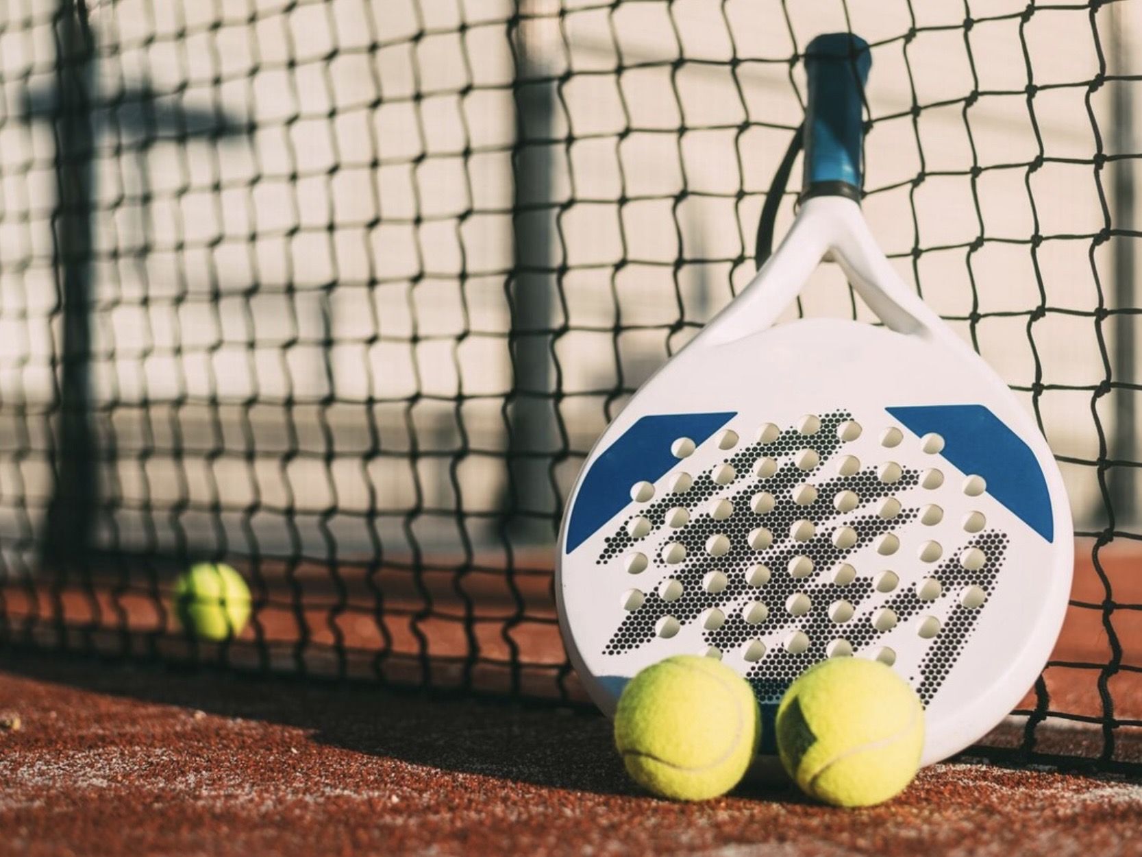17 Ide Nama Saluran WhatsApp Pecinta Padel, Biar Komunitasmu Makin Keren!