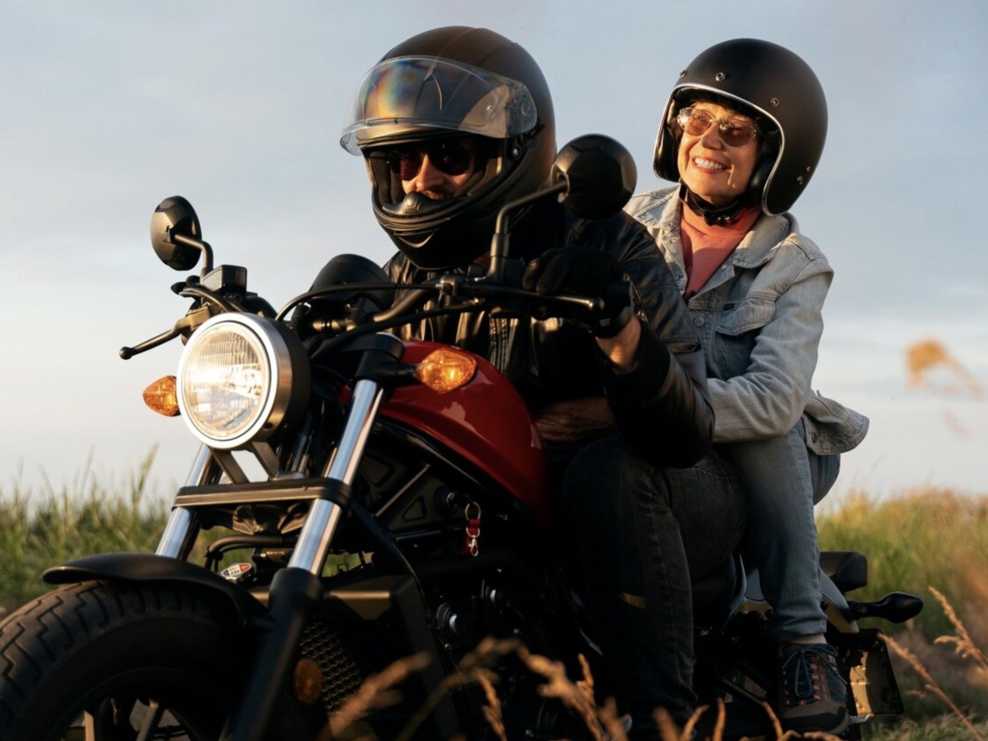 17 Ide Nama Saluran WhatsApp Pecinta Touring yang Keren dan Bikin Solid