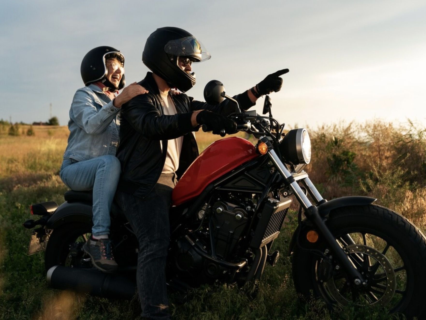 17 Ide Nama Saluran WhatsApp Pecinta Touring yang Keren dan Bikin Solid