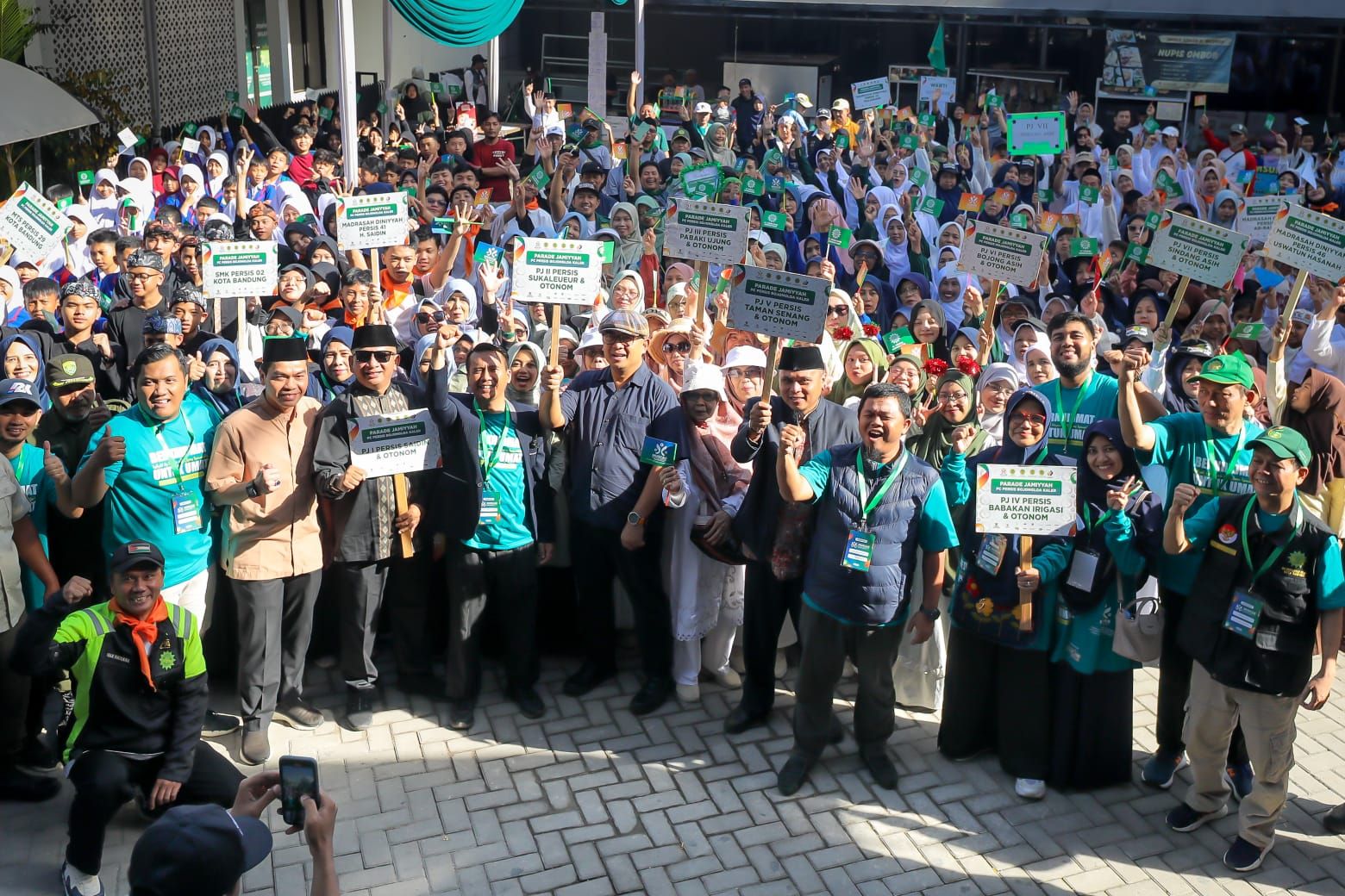 Wali Kota Bandung Apresiasi Semangat Kebersamaan dalam Parade Jam’iyyah Persis Bojongloa Kaler