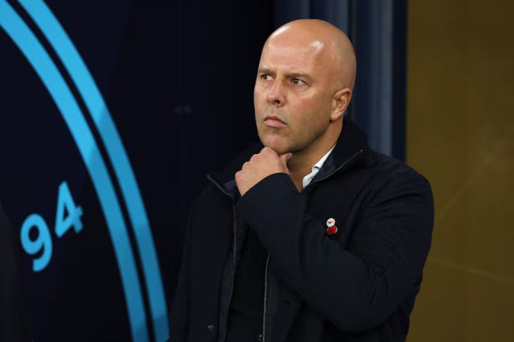 Arne Slot Akui Liverpool Harus Lupakan Persaingan Gelar Juara Premier League Usai Dibantai Manchester City