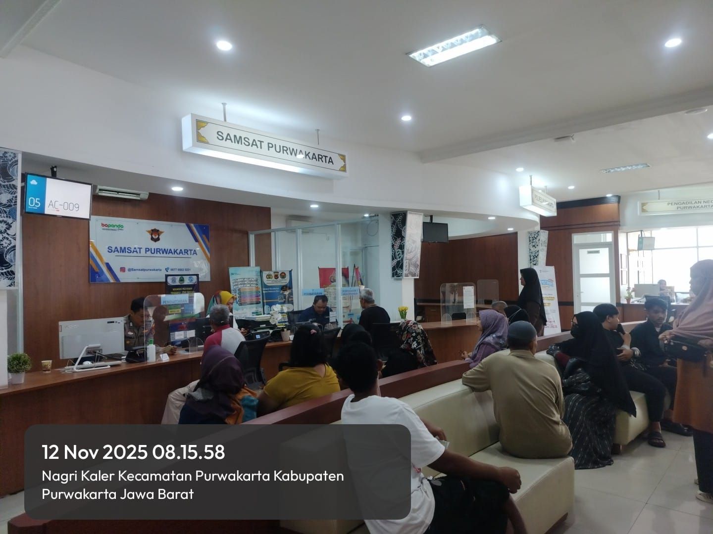 Satlantas Purwakarta Ajak Warga Tertib Administrasi Lewat Program “Polantas Menyapa”