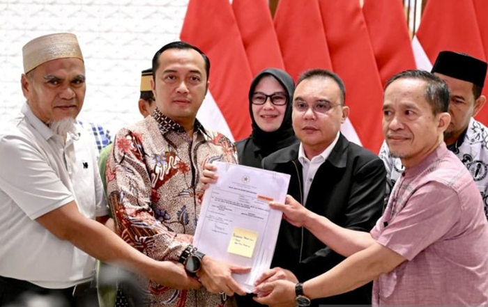 Presiden Prabowo Rehabilitasi 2 Guru ASN Luwu Utara yang Dipecat Akibat Iuran untuk Guru Honorer