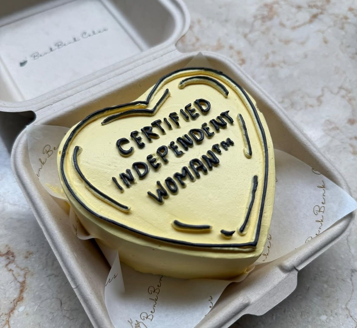 Resmi Bercerai, Tasya Farasya Rayakan Status Barunya dengan Kue Bertuliskan Officially Unmarried