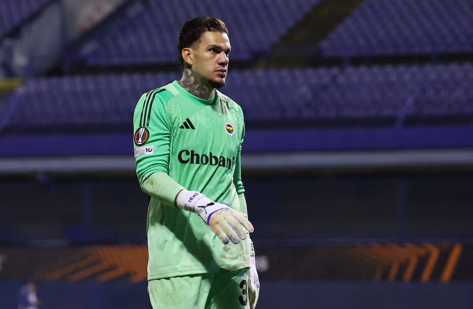 Nggak Cuma Jago Bikin Penyelamatan, Ini 5 Kiper dengan Assist Terbanyak di Dunia