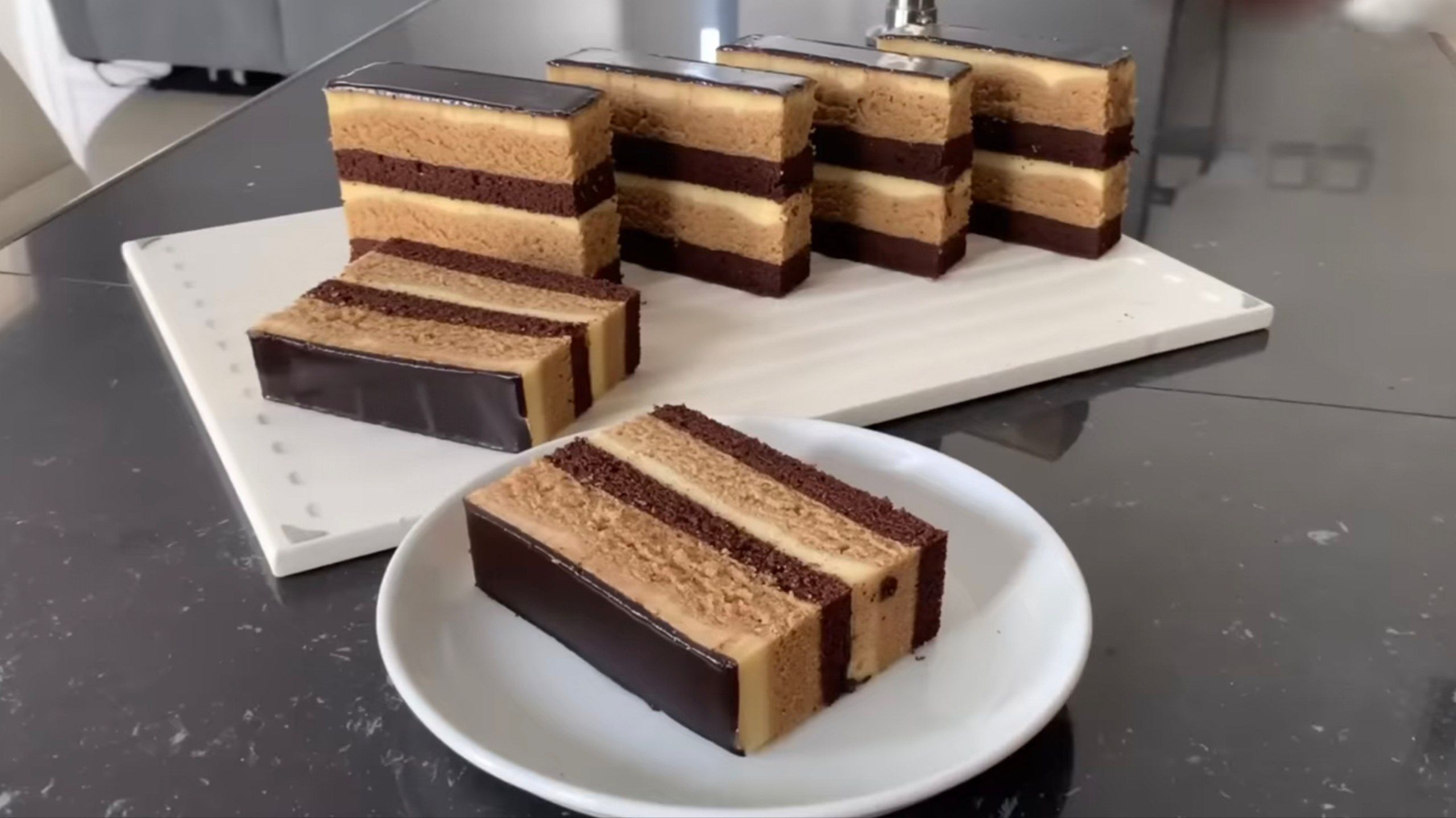 17 Ide Nama Usaha Bolu Kukus Tiramisu Keju yang Kekinian dan Mudah Diingat
