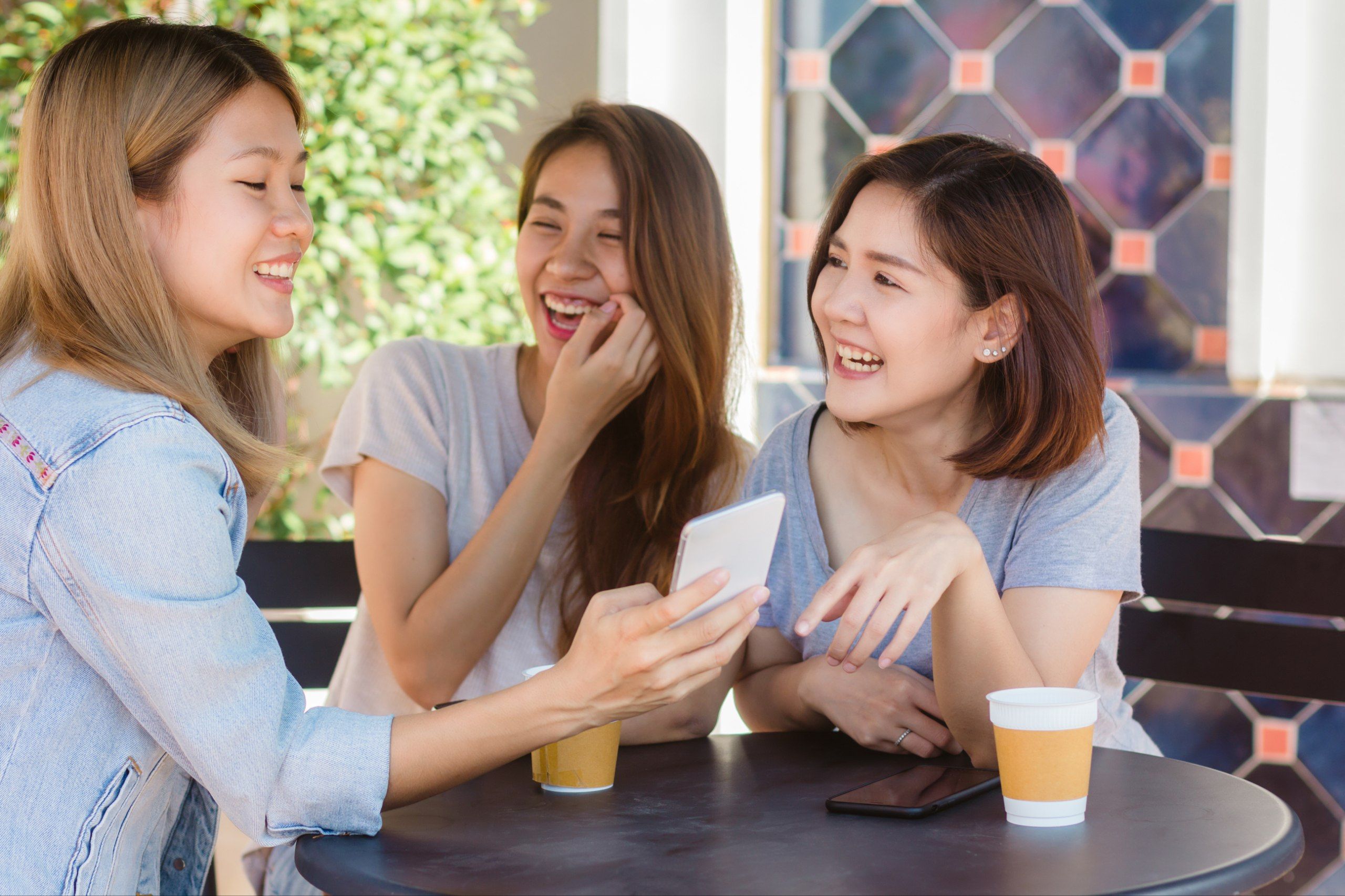 5 Zodiak yang Paling Pandai Bercerita Menurut Astrologi