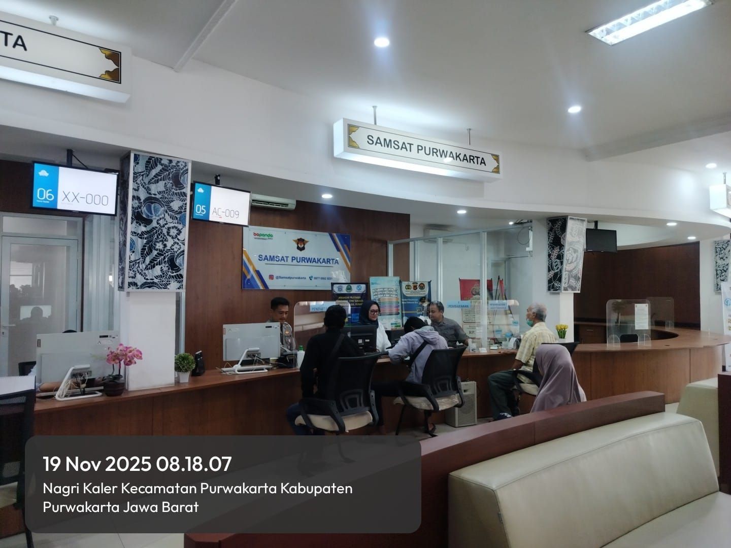 Satlantas Purwakarta Ajak Warga Lebih Peduli Administrasi Kendaraan Lewat “Polantas Menyapa”