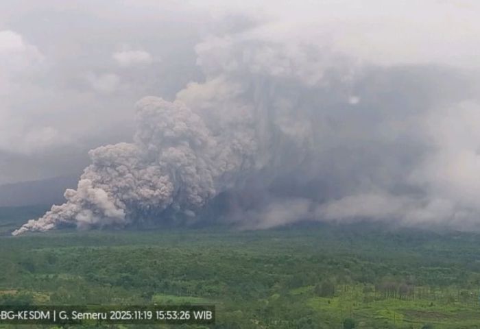 Gunung Semeru Erupsi, Keluarkan Awan Panas Sejauh 5,5 Km