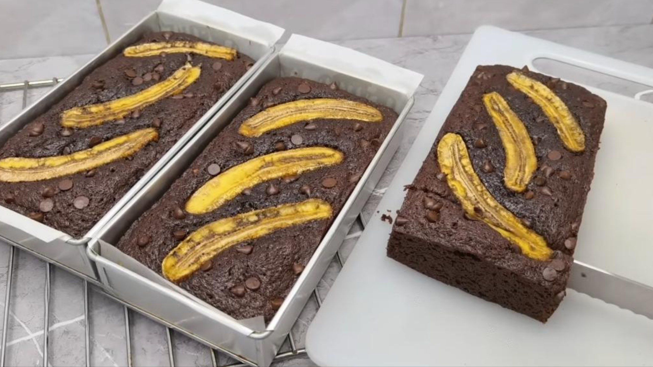 17 Ide Nama Usaha Bolu Pisang Cokelat yang Bikin Nagih
