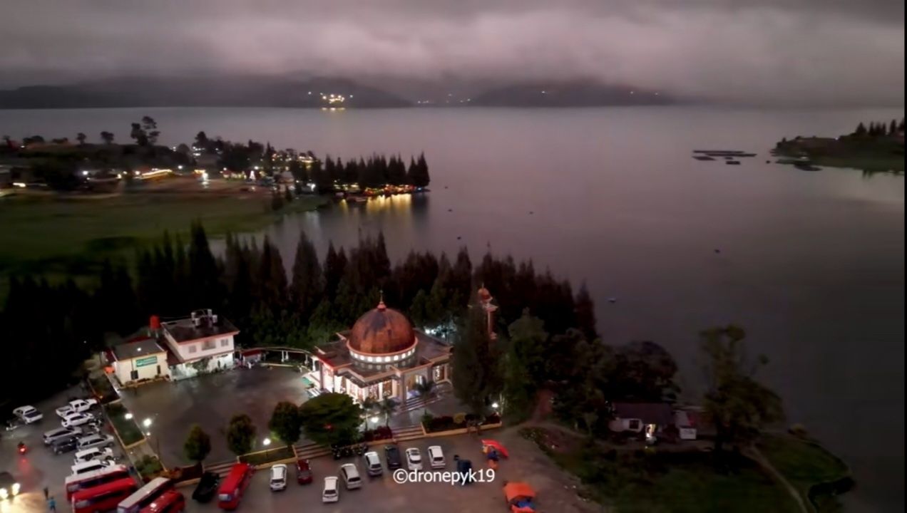 4 Masjid dengan Sunset Terindah di Sumatera Barat, Bikin Takjub!
