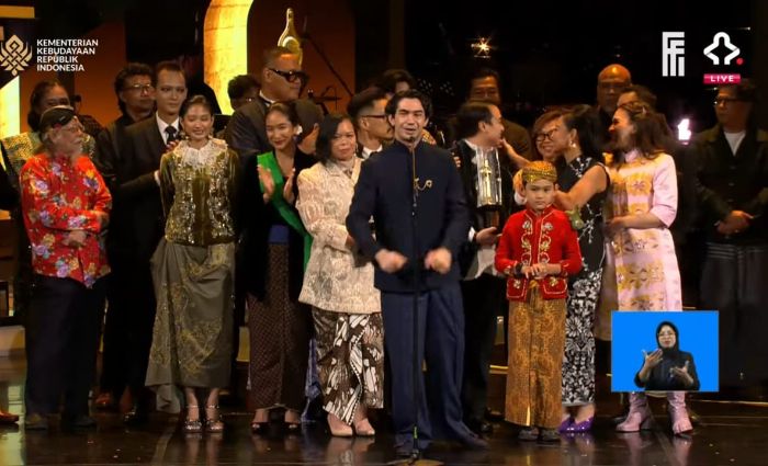 Pangku Berhasil Jadi Film Cerita Panjang Terbaik di FFI 2025, Pidato Reza Rahadian Bikin Haru!