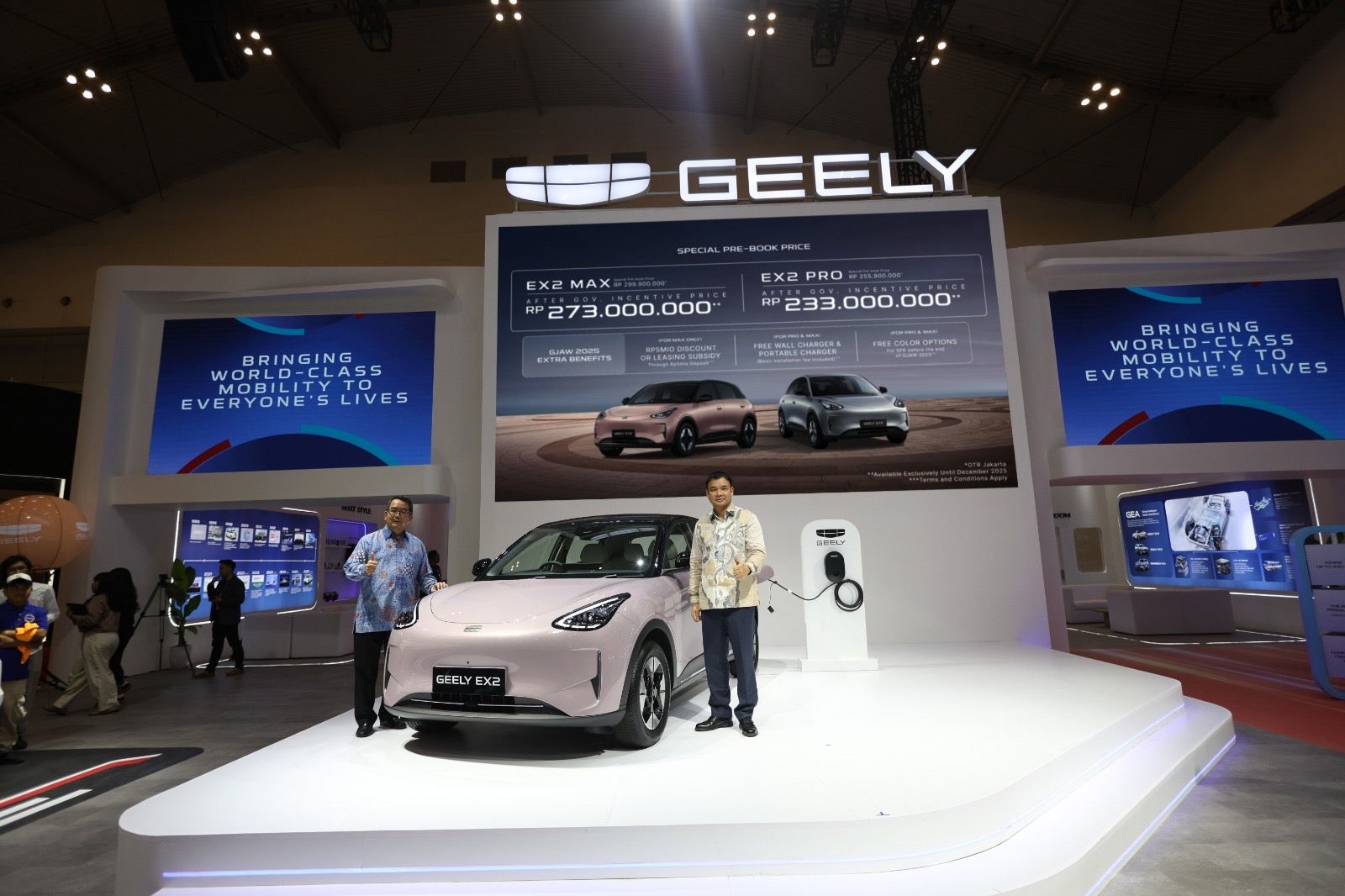 Geely EX2 Laris Manis Sepanjang GJAW 2025, Siap Jadi Mobil Listrik Laris di Jalan Raya!